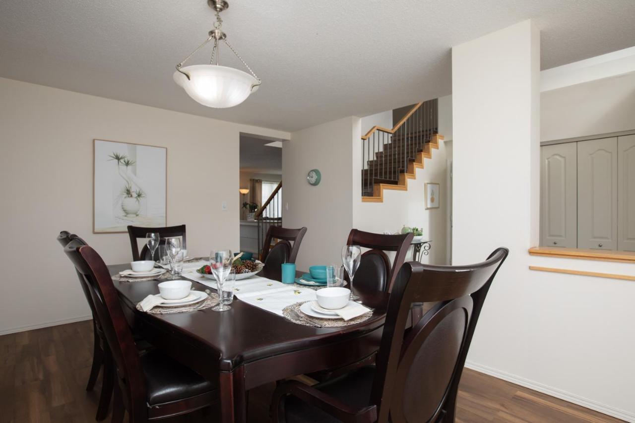 Elegant 6 Bedroom House Near U Of Manitoba Winnipeg Exterior photo
