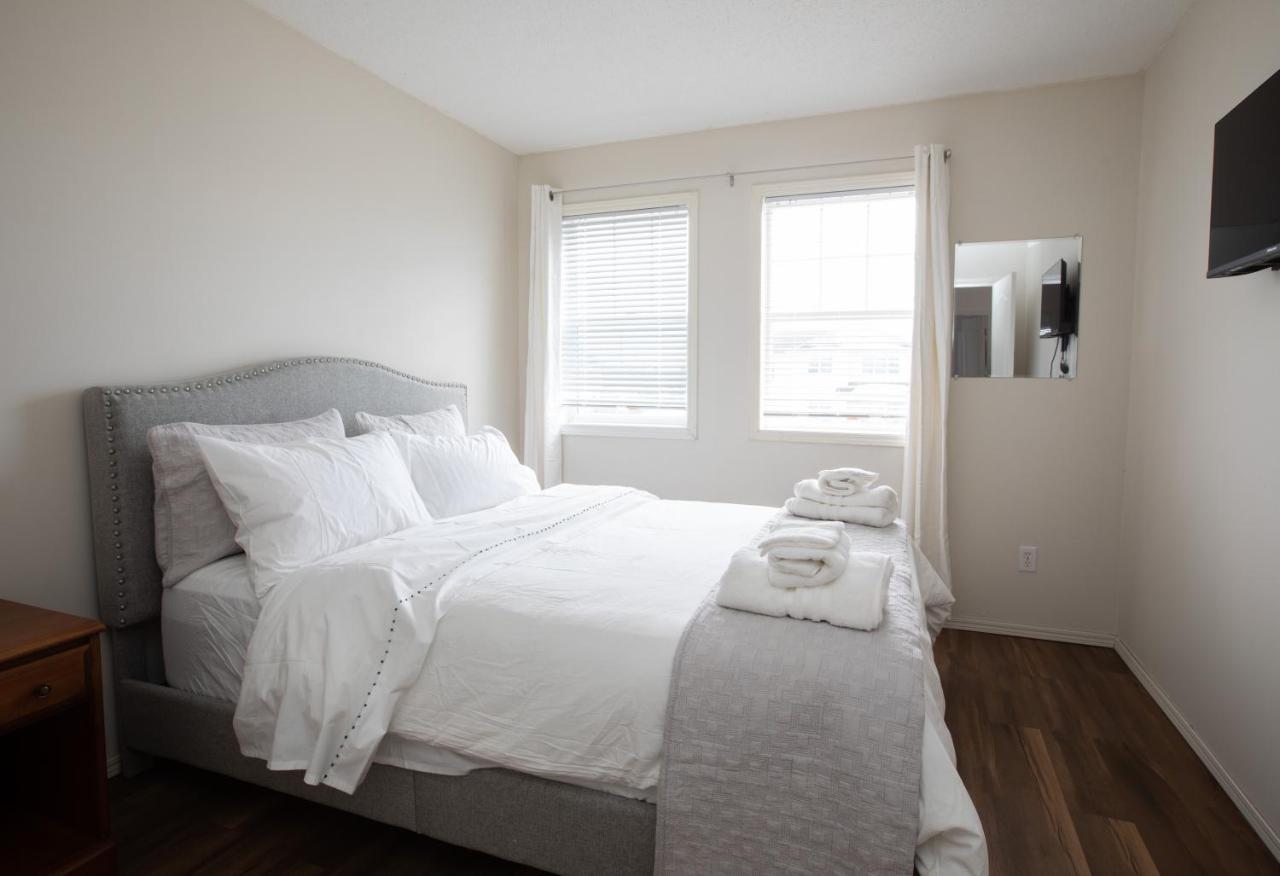 Elegant 6 Bedroom House Near U Of Manitoba Winnipeg Exterior photo